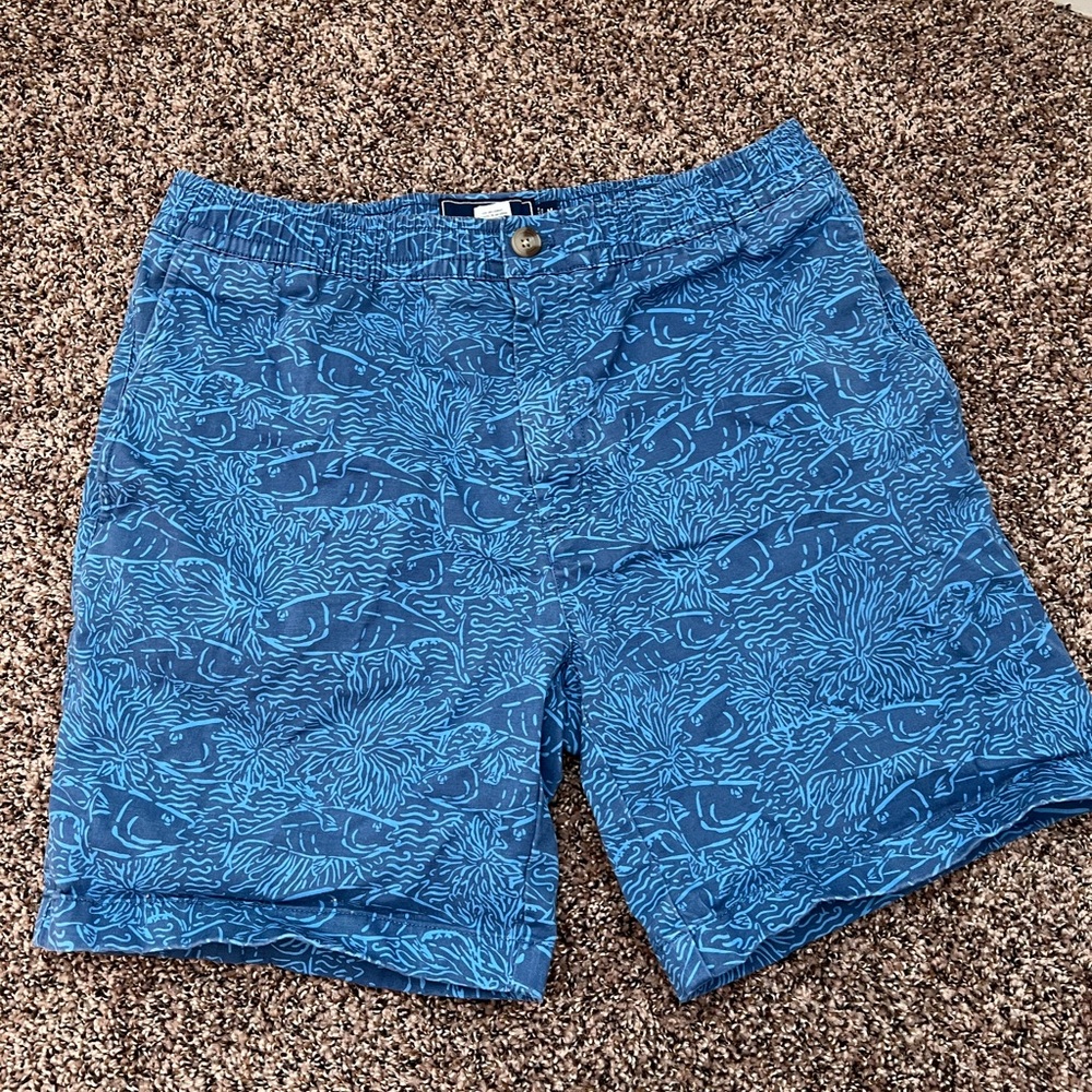 Vineyard Vines Men’s Blue Fish Print Shorts Size Medium